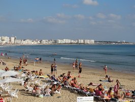 La plage des Sables d'Olonne un dimanche de fin septembre