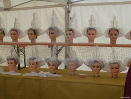 Coiffes et poupées sablaises