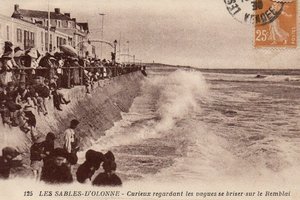Vagues sur le remblai au début du XXème siècle